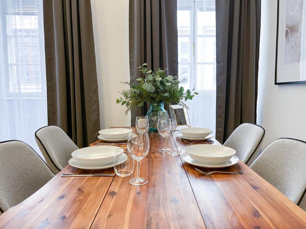 Best Price & Location - Historic Square Residency Praag Buitenkant foto