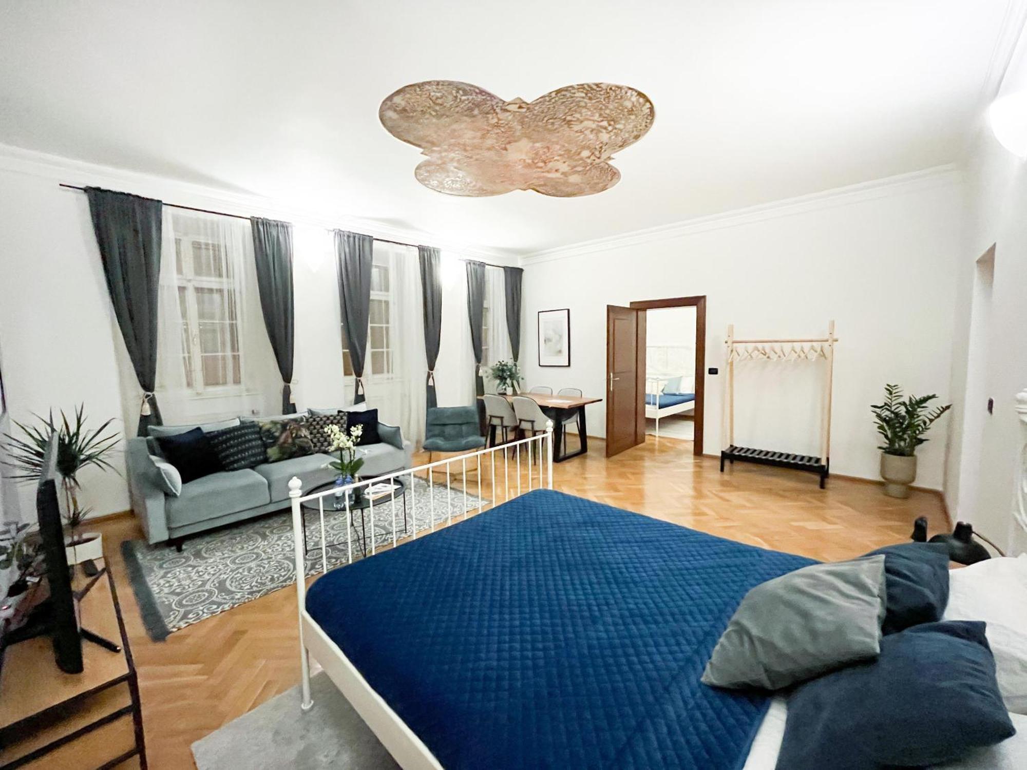 Best Price & Location - Historic Square Residency Praag Buitenkant foto