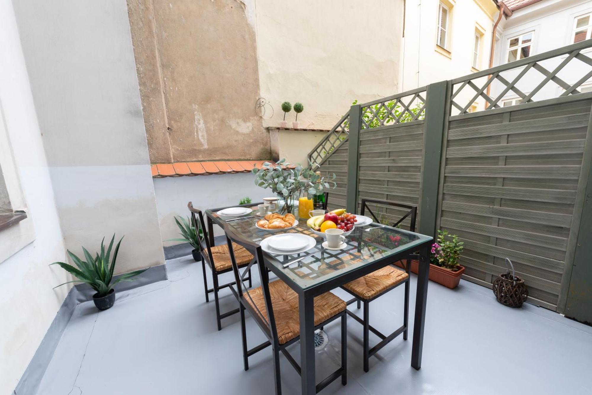 Best Price & Location - Historic Square Residency Praag Buitenkant foto